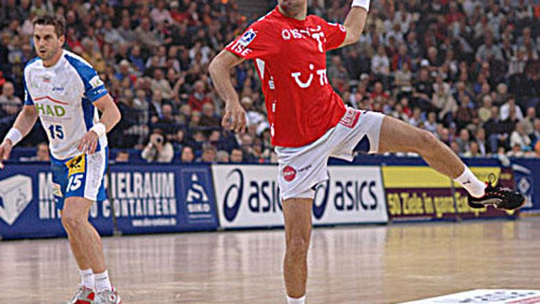 Zrnić bo počival "le" šest tednov.