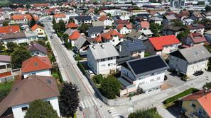 Kolesarski pas na Likozarjevi ulici v Kranju