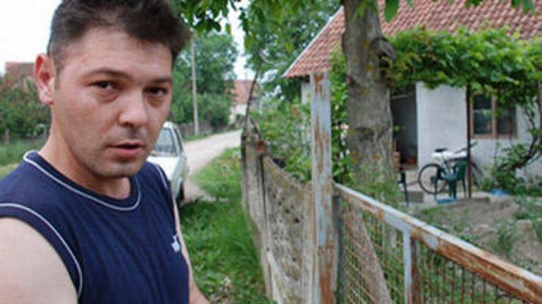 Starejši polbrat je vedel, da se dogaja nekaj strašnega, vendar ga je bilo preve