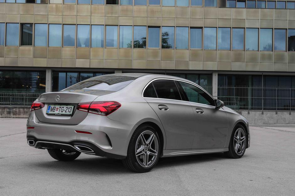 Mercedes Benz A limuzina | Avtor: Saša Despot