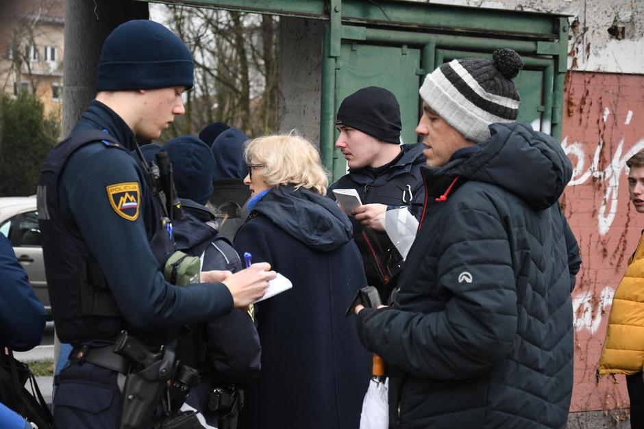 protest popisovanje policije | Avtor: Mladi za podnebno pravičnost