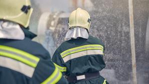 gasilci gasijo požar