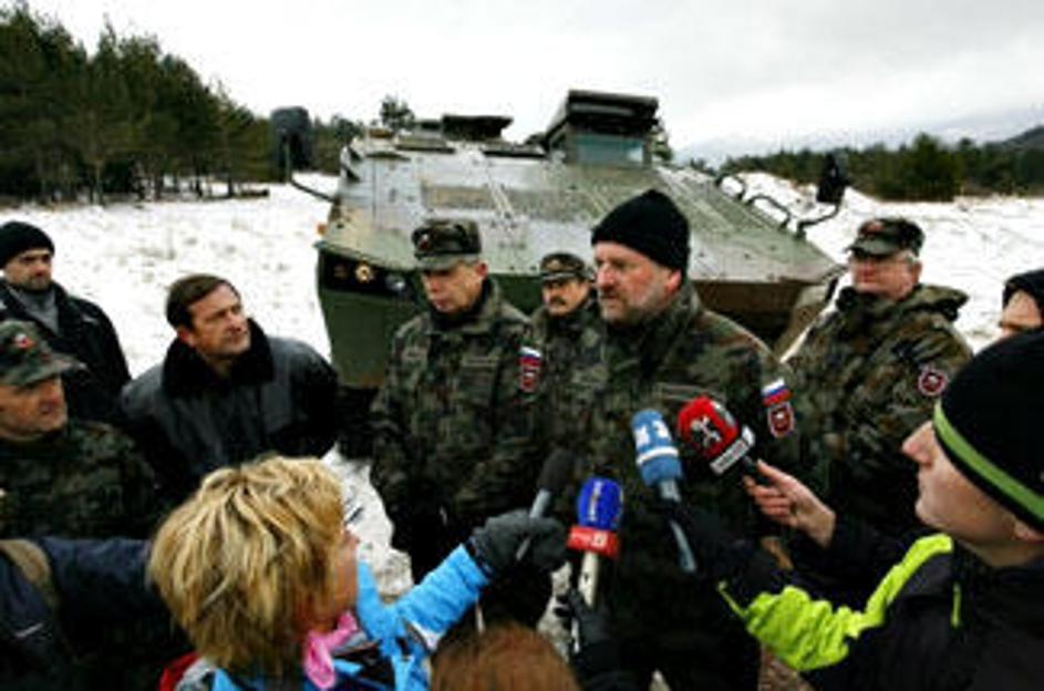 Na Počku poteka predstavitev oklepnikov Patria 8x8.