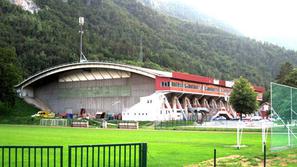 Jeseniški hokejski hram nima več uporabnega dovoljenja za obratovanje. (Foto: SP