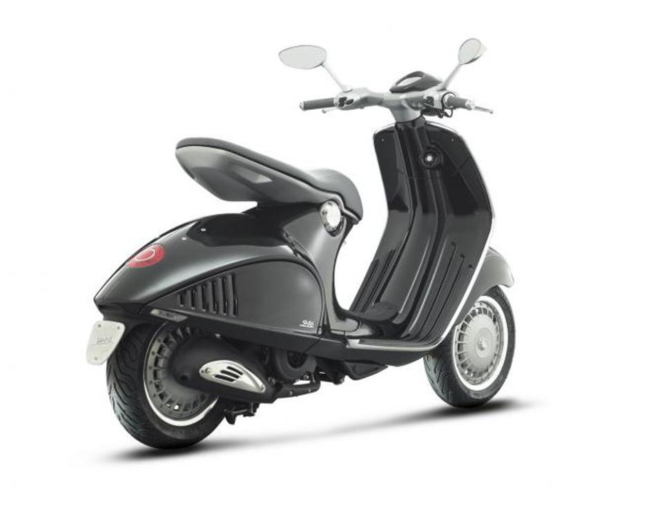 Vespa 946