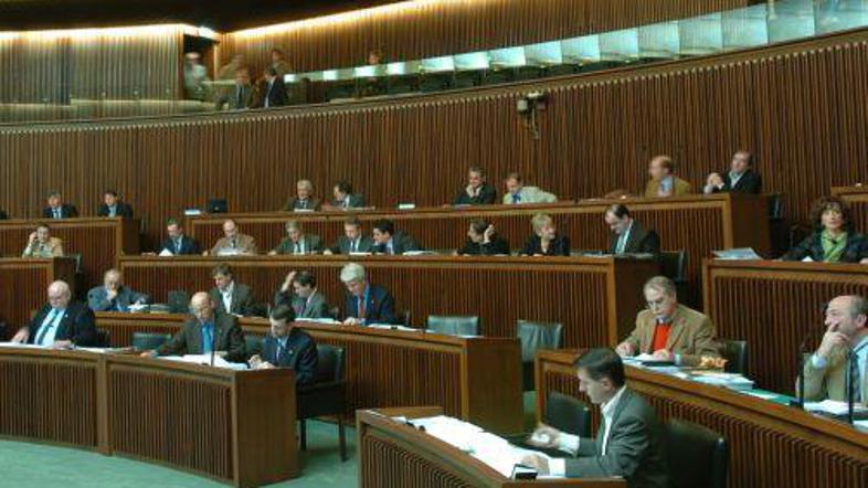 S sprejetjem zaščitnega zakona so Slovenci v Italiji upravičeni tudi do povišanj