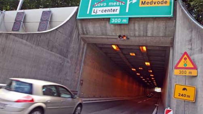 Galeriji pred vhodom v šentviški predor sta potrebni sanacije.