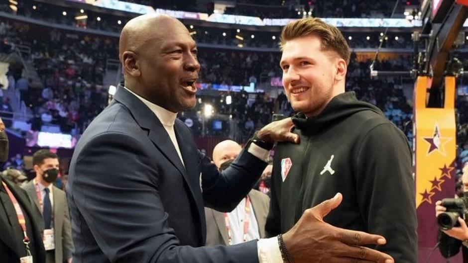 Michael Jordan in Luka Dončić. | Avtor: Reševalni pas/Twitter