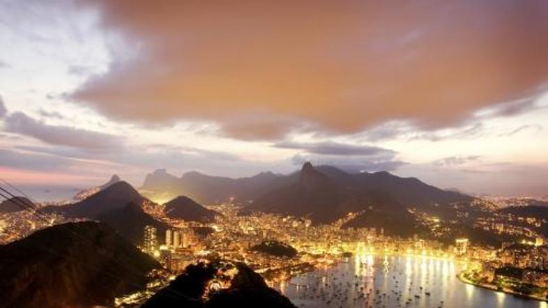 Velik del Brazilije je v temi ostal kmalu po 22. uri po lokalnem času.  Foto: iS