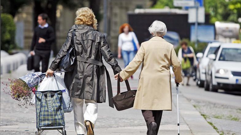 starejši ženski starost