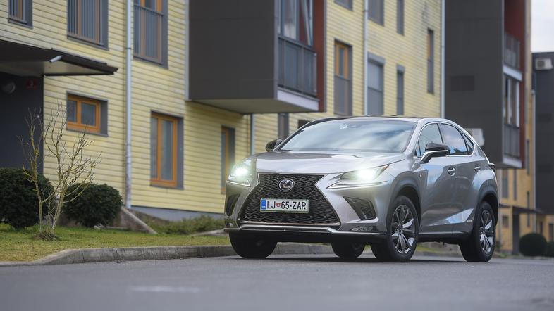 Lexus NX 300h