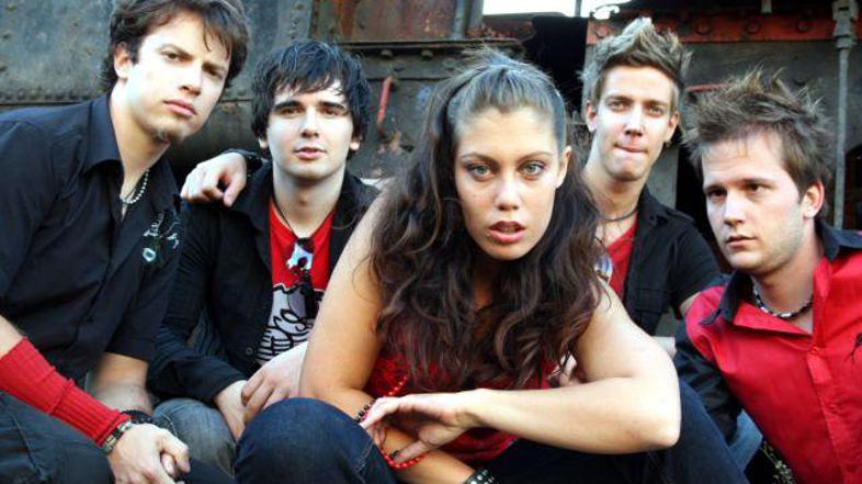 I. C. E. obljubljajo pesmi za različne glasbene okuse.