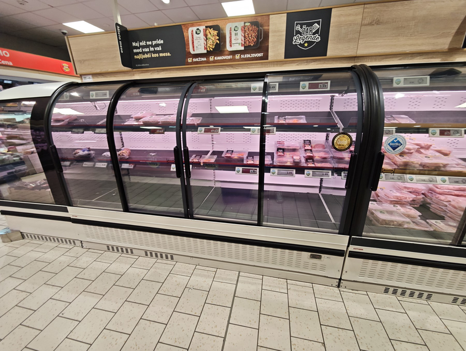 trgovina police | Avtor: Bralec