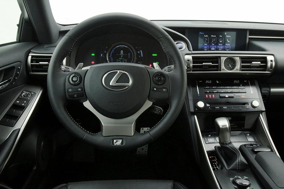 Lexus IS 300h | Avtor: Andrej Leban