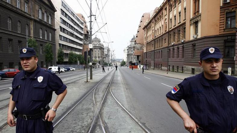 Okolico predsedniške palače so popolnoma zaprli. Na kraju dogodka je več policis