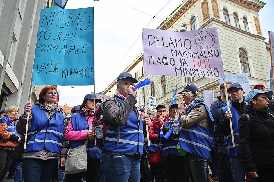 protestni shod plačni razred J