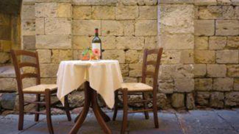 Po prvem poljubu je vsako vino dobro.