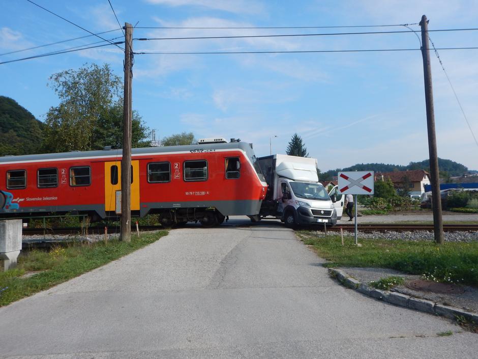 trčenje vlak kamion | Avtor: PU Novo mesto