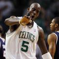 Kevin Garnett se je dolgo ubadal s poškodbo kolena. @ AFP