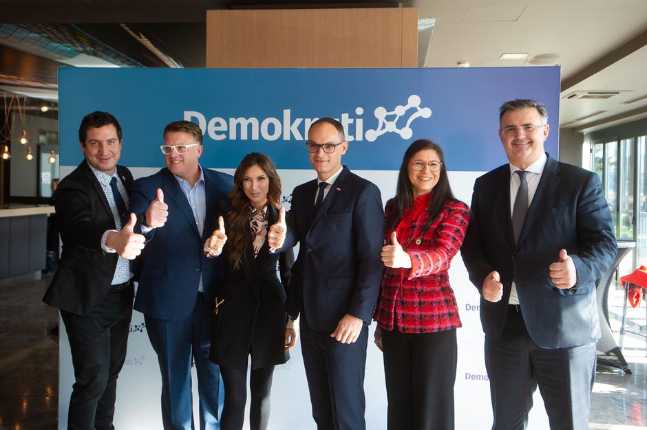 Demokrati | Avtor: Anže Petkovšek