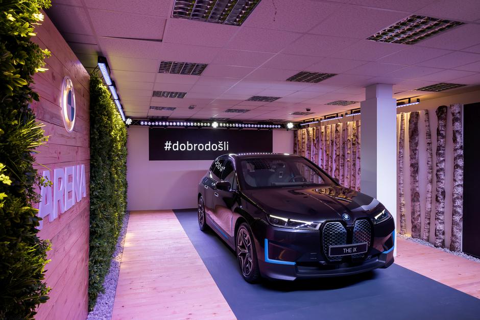 BMW iX | Avtor: Žiga Intihar/BMW