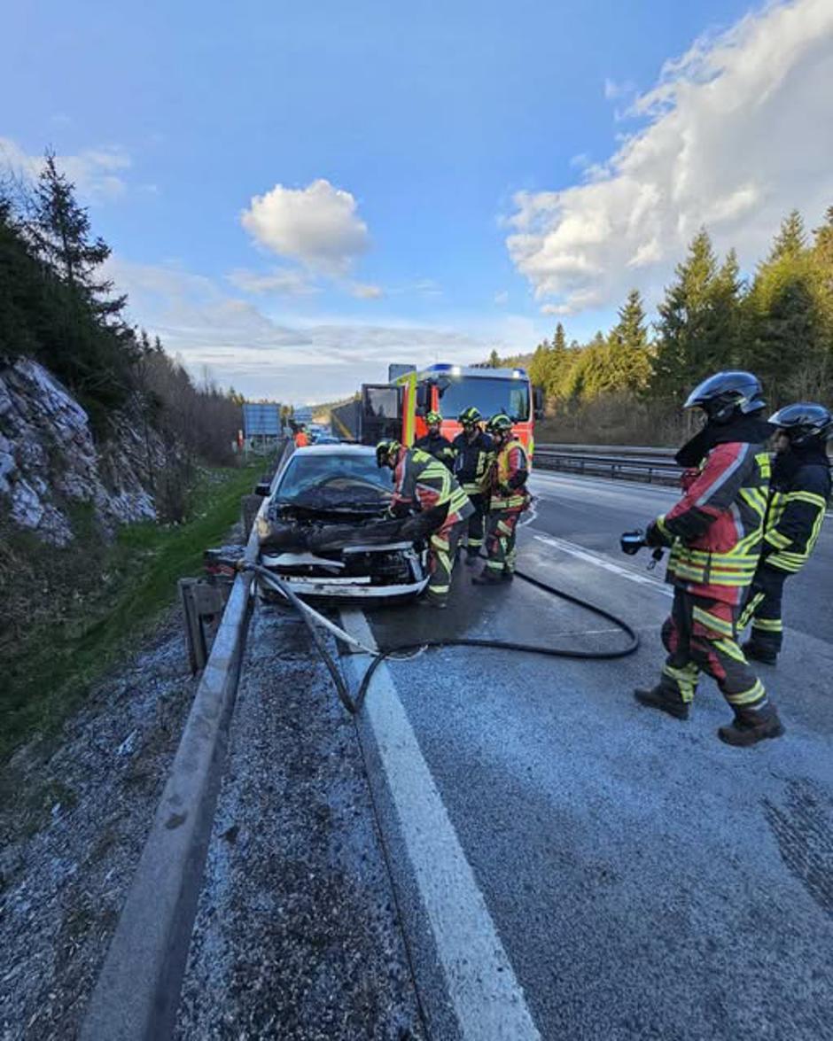 Prometna nesreča na Primorki | Avtor: PGD DOLNJI LOGATEC