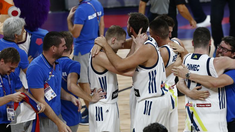 Finale Eurobasket, Slavje