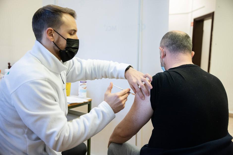 zdravnik cepljenje | Avtor: Profimedia