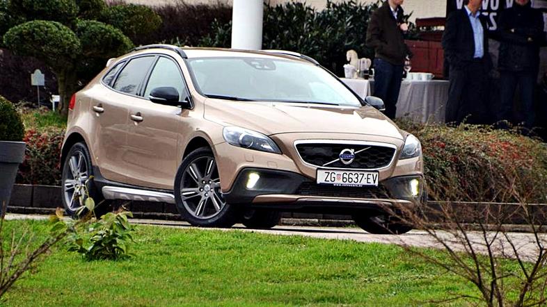 Volvo V40 cross country