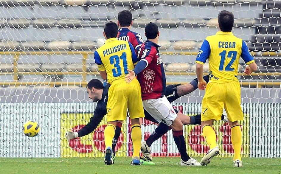 Bostjan Boštjan Cesar Sergio Pellissier Emiliano Viviano gol zadetek strel