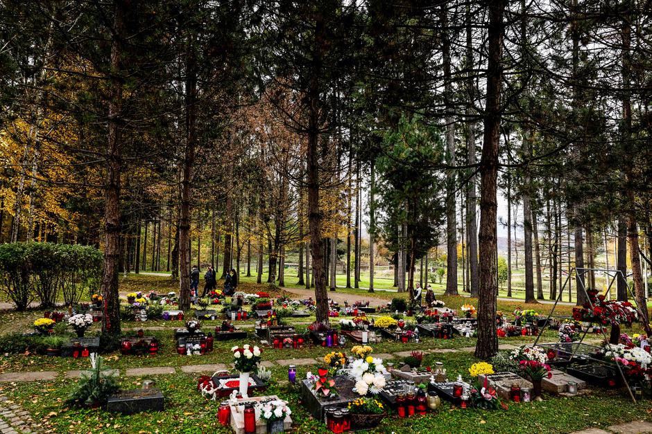 pokopališče Srebrniče | Avtor: Saša Despot