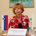 Obravnavi starostnikov z demenco se po besedah Blanke Kores Plesničar namenja pr