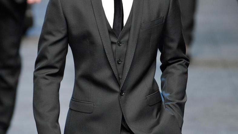 Večno modni kos, ki ga morate imeti v omari, je klasična obleka. (Foto: Imaxtree