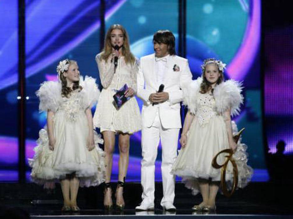 Izbor sta povezovala priznana manekenka in igralka Natalija Vodjanova in televiz