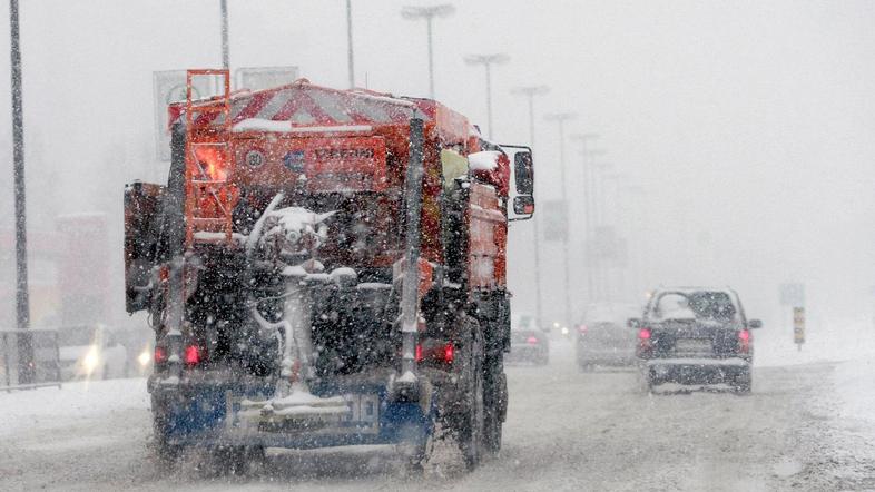 Kazen za nepravilno obutev znaša 120 oziroma 400 evrov, če pri tem ovirate prome