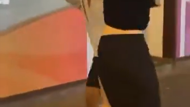 Dekle v Zagrebu napadlo turista