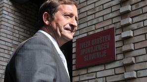 Erjavec pravi, da je optimist in da bodo prepričali partnerje v vladi. (Foto: De