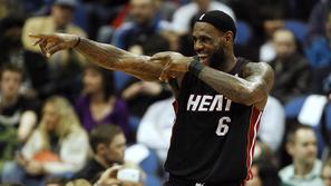 LeBron James je zaplul še v nogometne vode. (Foto: Reuters)