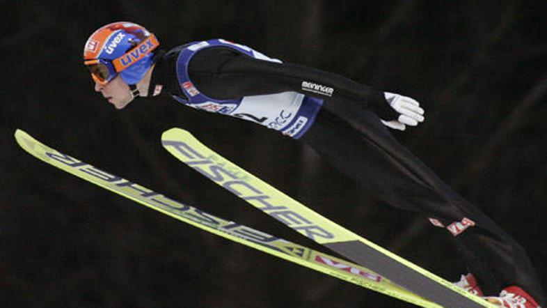 Norveški smučarji skakalci so se za zmago borili predvsem s Finci.