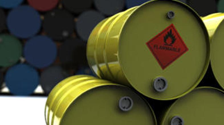 Razlogov za naraščanje cen nafte je več: od geopolitičnih trenj, razmerja USD/EU