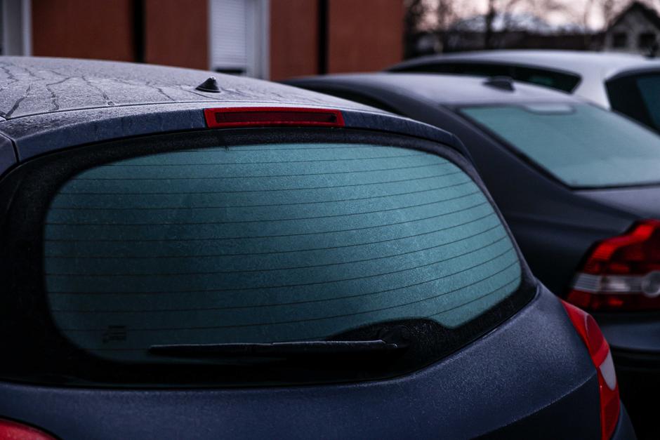 zamrznjeno avtomobilsko steklo | Avtor: Saša Despot