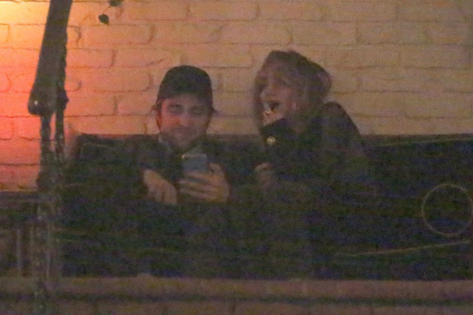 robert pattinson, suki waterhouse