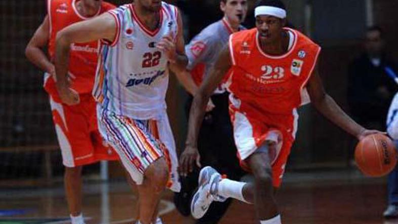 Slovan je spet ostal brez zmage.