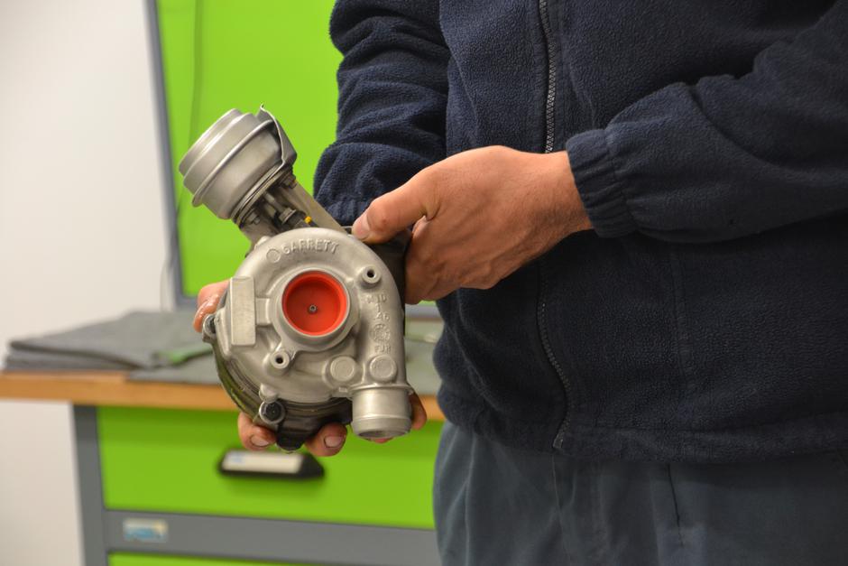 Popravilo turbine | Avtor: Gregor Prebil