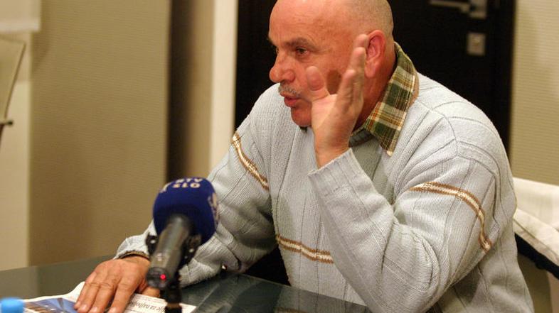 Bližnji krajani Kemiplasa so pri ponedeljkovi nesreči zanikali vpletenost in mož