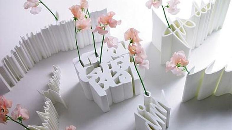 Frank Tjepkema je imel drzno zamisel – podpis izdelajo iz belega porcelana.