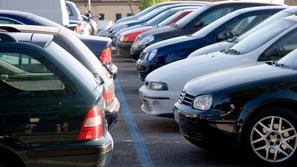 Parkirani avtomobili