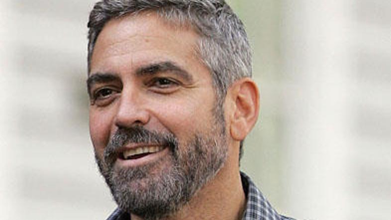 clooney_fly_t_0511