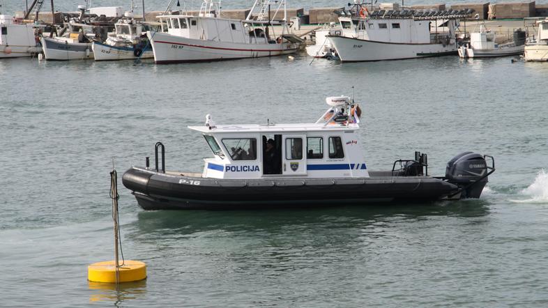 Policija posredovala na morju