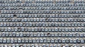 Kitajska proizvodnja avtov, parkirišče, tovarna